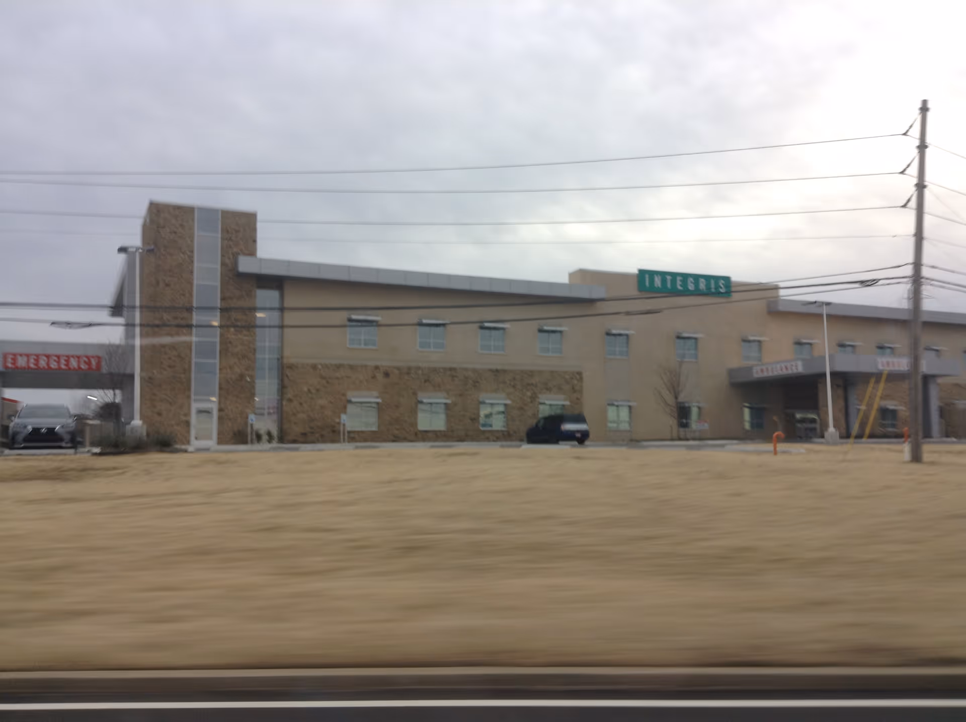 Exterior view of INTEGRIS Health Community Hospital Council Crossing with emergency entrance